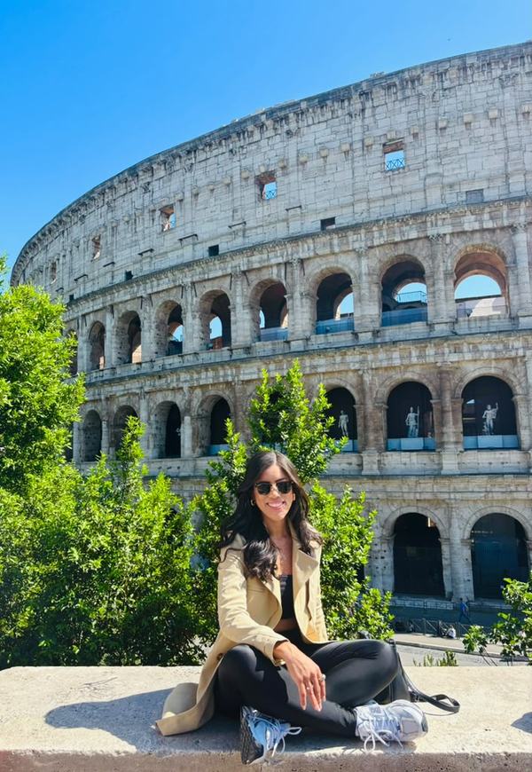 Iza em Roma, no Coliseu